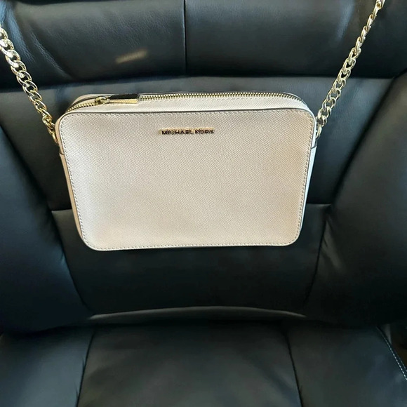 Jet Set Large Saffiano Leather Crossbody Bag Pink EUC - Picture 9 of 9